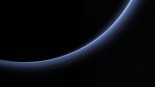 640px-PIA20362-Pluto-Atmosphere-Released20160114